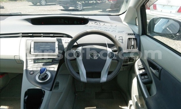 Acheter Occasion Voiture Toyota Prius Bleu à Import - Dubai, Maseru Acheter Occasion Voiture Toyota Prius Bleu à Import - Dubai, Maseru