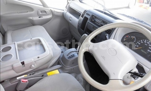 Sayi Na hannu Toyota Dyna White Babbar mota in Import - Dubai a Maseru Sayi Na hannu Toyota Dyna White Babbar mota in Import - Dubai a Maseru