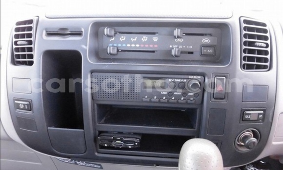 Sayi Na hannu Toyota Dyna White Babbar mota in Import - Dubai a Maseru Sayi Na hannu Toyota Dyna White Babbar mota in Import - Dubai a Maseru