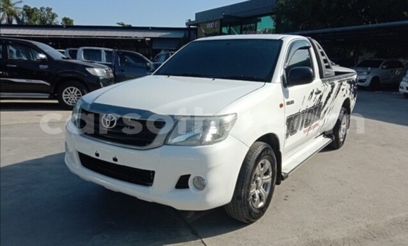 Acheter Occasion Voiture Toyota Hilux Blanc à Butha–Buthe, Thaba-Tseka Acheter Occasion Voiture Toyota Hilux Blanc à Butha–Buthe, Thaba-Tseka