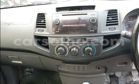 Acheter Occasion Voiture Toyota Hilux Noir à Import - Dubai, Maseru Acheter Occasion Voiture Toyota Hilux Noir à Import - Dubai, Maseru