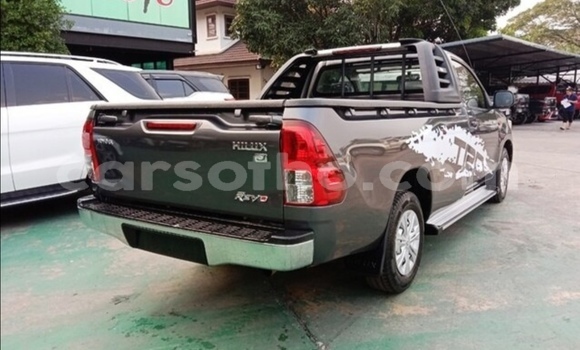 Acheter Occasion Voiture Toyota Hilux Noir à Import - Dubai, Maseru Acheter Occasion Voiture Toyota Hilux Noir à Import - Dubai, Maseru