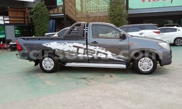 Acheter Occasion Voiture Toyota Hilux Noir à Import - Dubai, Maseru Acheter Occasion Voiture Toyota Hilux Noir à Import - Dubai, Maseru