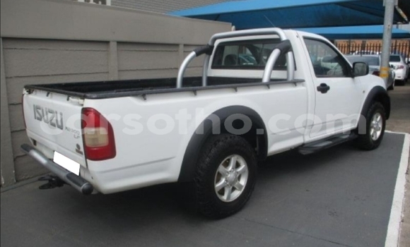 Acheter Occasion Voiture Isuzu KB Blanc à Butha–Buthe, Thaba-Tseka Acheter Occasion Voiture Isuzu KB Blanc à Butha–Buthe, Thaba-Tseka