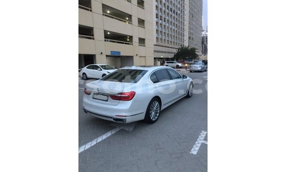 Sayi Imported BMW C White Motsi in Import - Dubai a Maseru