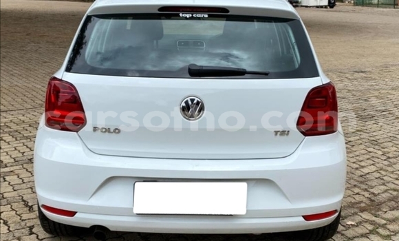 Acheter Occasion Voiture Volkswagen Polo Blanc à Butha–Buthe, Thaba-Tseka Acheter Occasion Voiture Volkswagen Polo Blanc à Butha–Buthe, Thaba-Tseka