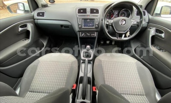 Acheter Occasion Voiture Volkswagen Polo Blanc à Butha–Buthe, Thaba-Tseka Acheter Occasion Voiture Volkswagen Polo Blanc à Butha–Buthe, Thaba-Tseka