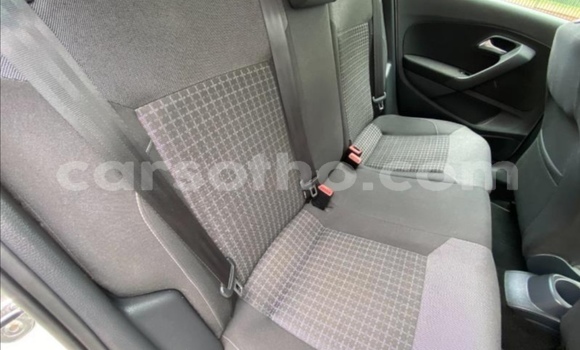 Acheter Occasion Voiture Volkswagen Polo Blanc à Butha–Buthe, Thaba-Tseka Acheter Occasion Voiture Volkswagen Polo Blanc à Butha–Buthe, Thaba-Tseka