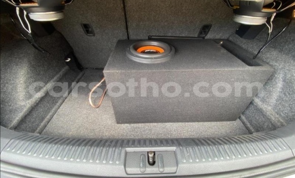 Acheter Occasion Voiture Volkswagen Polo Blanc à Butha–Buthe, Thaba-Tseka Acheter Occasion Voiture Volkswagen Polo Blanc à Butha–Buthe, Thaba-Tseka