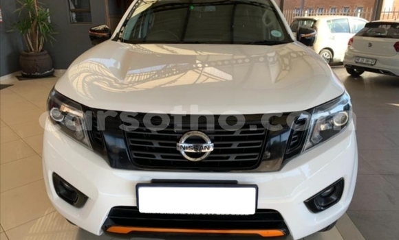 Sayi Na hannu Nissan Navara White Mota in Butha–Buthe a Thaba-Tseka Sayi Na hannu Nissan Navara White Mota in Butha–Buthe a Thaba-Tseka