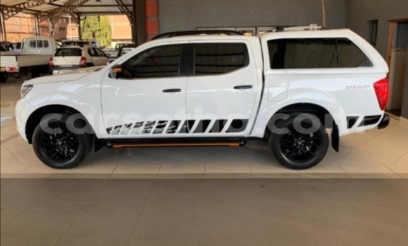 Sayi Na hannu Nissan Navara White Mota in Butha–Buthe a Thaba-Tseka Sayi Na hannu Nissan Navara White Mota in Butha–Buthe a Thaba-Tseka