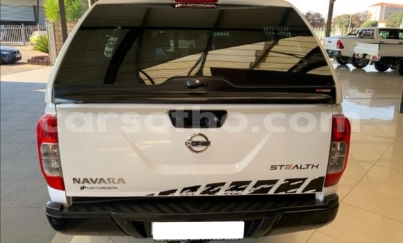 Sayi Na hannu Nissan Navara White Mota in Butha–Buthe a Thaba-Tseka Sayi Na hannu Nissan Navara White Mota in Butha–Buthe a Thaba-Tseka