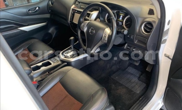 Sayi Na hannu Nissan Navara White Mota in Butha–Buthe a Thaba-Tseka Sayi Na hannu Nissan Navara White Mota in Butha–Buthe a Thaba-Tseka