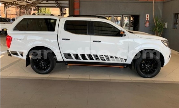 Sayi Na hannu Nissan Navara White Mota in Butha–Buthe a Thaba-Tseka Sayi Na hannu Nissan Navara White Mota in Butha–Buthe a Thaba-Tseka