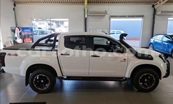 Sayi Na hannu Isuzu D–MAX White Mota in Butha–Buthe a Thaba-Tseka Sayi Na hannu Isuzu D–MAX White Mota in Butha–Buthe a Thaba-Tseka