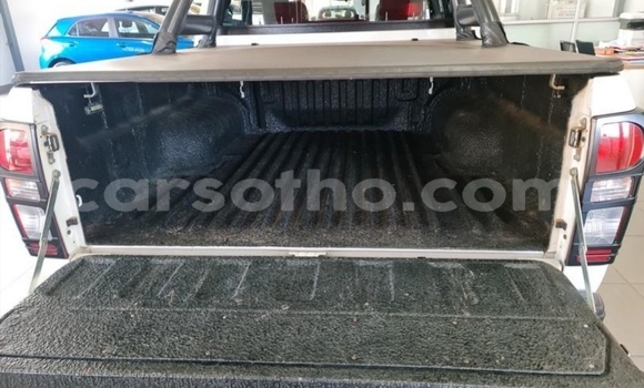 Sayi Na hannu Isuzu D–MAX White Mota in Butha–Buthe a Thaba-Tseka Sayi Na hannu Isuzu D–MAX White Mota in Butha–Buthe a Thaba-Tseka