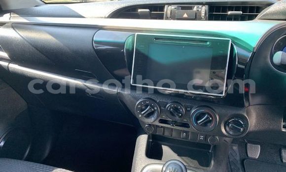 Sayi Na hannu Toyota Hilux White Mota in Maputsoe a Leribe Sayi Na hannu Toyota Hilux White Mota in Maputsoe a Leribe