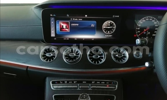 Sayi Na hannu Mercedes-Benz E–Class White Mota in Butha–Buthe a Thaba-Tseka Sayi Na hannu Mercedes-Benz E–Class White Mota in Butha–Buthe a Thaba-Tseka