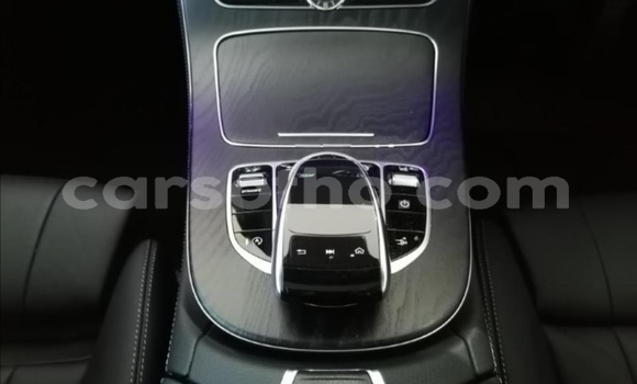 Sayi Na hannu Mercedes-Benz E–Class White Mota in Butha–Buthe a Thaba-Tseka Sayi Na hannu Mercedes-Benz E–Class White Mota in Butha–Buthe a Thaba-Tseka