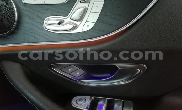 Sayi Na hannu Mercedes-Benz E–Class White Mota in Butha–Buthe a Thaba-Tseka Sayi Na hannu Mercedes-Benz E–Class White Mota in Butha–Buthe a Thaba-Tseka