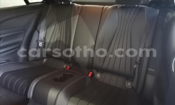 Sayi Na hannu Mercedes-Benz E–Class White Mota in Butha–Buthe a Thaba-Tseka Sayi Na hannu Mercedes-Benz E–Class White Mota in Butha–Buthe a Thaba-Tseka