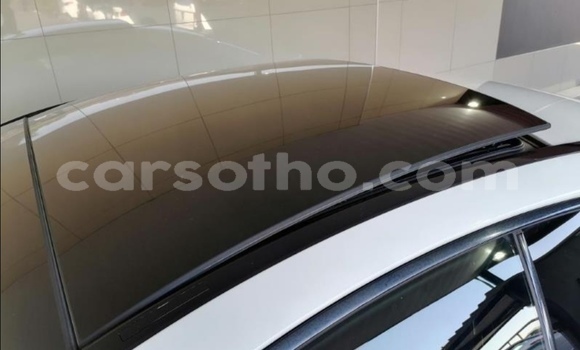 Sayi Na hannu Mercedes-Benz E–Class White Mota in Butha–Buthe a Thaba-Tseka Sayi Na hannu Mercedes-Benz E–Class White Mota in Butha–Buthe a Thaba-Tseka