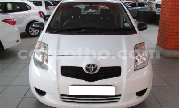 Sayi Na hannu Toyota Yaris White Mota in Butha–Buthe a Thaba-Tseka Sayi Na hannu Toyota Yaris White Mota in Butha–Buthe a Thaba-Tseka