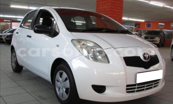 Sayi Na hannu Toyota Yaris White Mota in Butha–Buthe a Thaba-Tseka Sayi Na hannu Toyota Yaris White Mota in Butha–Buthe a Thaba-Tseka