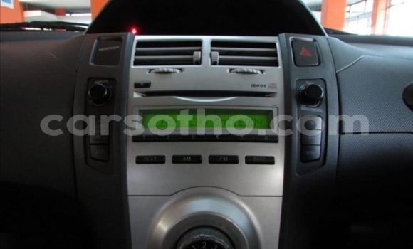 Sayi Na hannu Toyota Yaris White Mota in Butha–Buthe a Thaba-Tseka Sayi Na hannu Toyota Yaris White Mota in Butha–Buthe a Thaba-Tseka