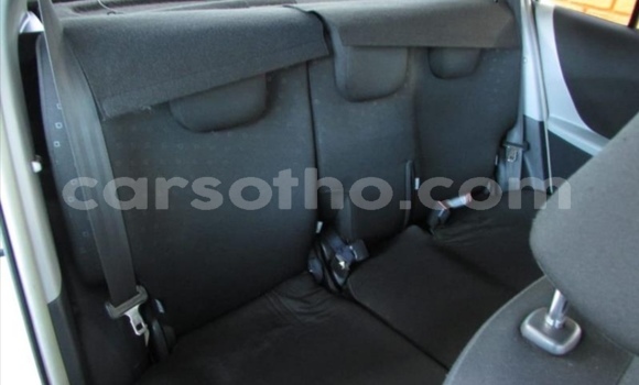 Sayi Na hannu Toyota Yaris White Mota in Butha–Buthe a Thaba-Tseka Sayi Na hannu Toyota Yaris White Mota in Butha–Buthe a Thaba-Tseka