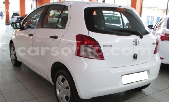 Sayi Na hannu Toyota Yaris White Mota in Butha–Buthe a Thaba-Tseka Sayi Na hannu Toyota Yaris White Mota in Butha–Buthe a Thaba-Tseka