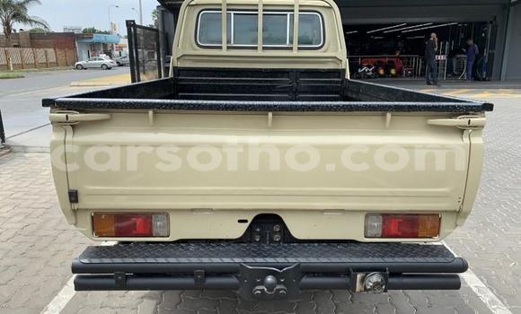 Acheter Occasion Voiture Toyota Land Cruiser Beige à Mafeteng, Mafeteng Acheter Occasion Voiture Toyota Land Cruiser Beige à Mafeteng, Mafeteng