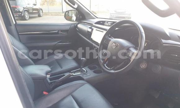 اشتري مستعمل Toyota Hilux White سيارة في Maputsoe في Leribe اشتري مستعمل Toyota Hilux White سيارة في Maputsoe في Leribe