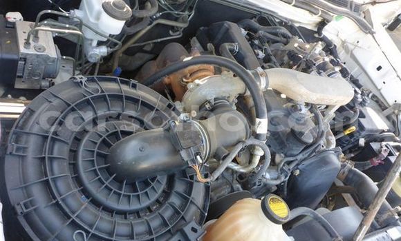 Sayi Na hannu Toyota Hilux Surf White Mota in Maseru a Maseru Sayi Na hannu Toyota Hilux Surf White Mota in Maseru a Maseru