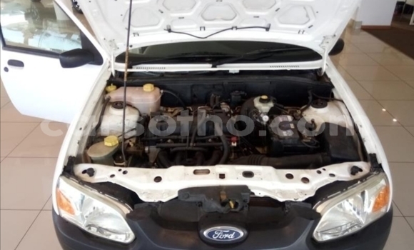 Sayi Na hannu Ford Pickup White Mota in Butha–Buthe a Thaba-Tseka Sayi Na hannu Ford Pickup White Mota in Butha–Buthe a Thaba-Tseka