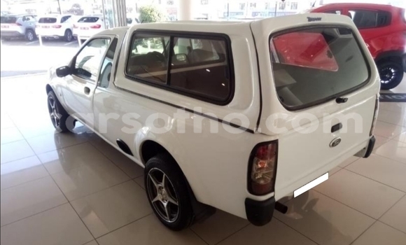 Sayi Na hannu Ford Pickup White Mota in Butha–Buthe a Thaba-Tseka Sayi Na hannu Ford Pickup White Mota in Butha–Buthe a Thaba-Tseka