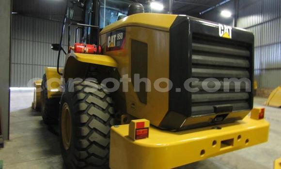 Sayi Na hannu Caterpillar 120 Brown Babbar mota in Maseru a Maseru Sayi Na hannu Caterpillar 120 Brown Babbar mota in Maseru a Maseru
