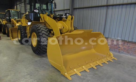Sayi Na hannu Caterpillar 120 Brown Babbar mota in Maseru a Maseru Sayi Na hannu Caterpillar 120 Brown Babbar mota in Maseru a Maseru