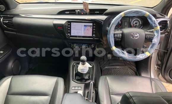 Buy Used Toyota Hilux Silver Car in Maseru in Maseru Buy Used Toyota Hilux Silver Car in Maseru in Maseru