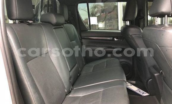 Buy Used Toyota Hilux Silver Car in Maseru in Maseru Buy Used Toyota Hilux Silver Car in Maseru in Maseru