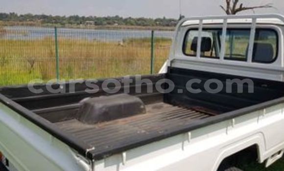 Buy Used Toyota Land Cruiser White Car in Maseru in Maseru Buy Used Toyota Land Cruiser White Car in Maseru in Maseru
