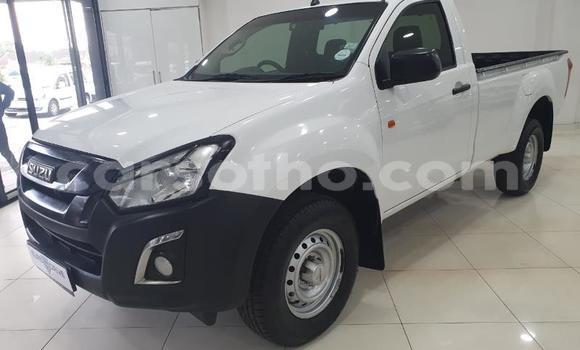 Acheter Occasion Voiture Isuzu KB Blanc à Maputsoa, Leribe Acheter Occasion Voiture Isuzu KB Blanc à Maputsoa, Leribe