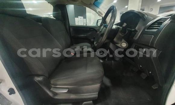 Acheter Occasion Voiture Isuzu KB Blanc à Maputsoa, Leribe Acheter Occasion Voiture Isuzu KB Blanc à Maputsoa, Leribe