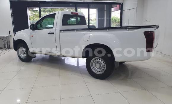Acheter Occasion Voiture Isuzu KB Blanc à Maputsoa, Leribe Acheter Occasion Voiture Isuzu KB Blanc à Maputsoa, Leribe