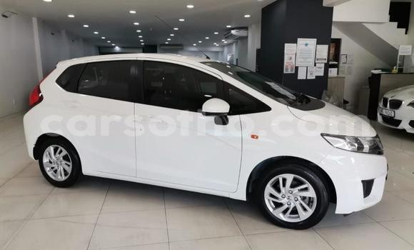 Acheter Occasion Voiture Honda Jazz Blanc à Maputsoa, Leribe Acheter Occasion Voiture Honda Jazz Blanc à Maputsoa, Leribe