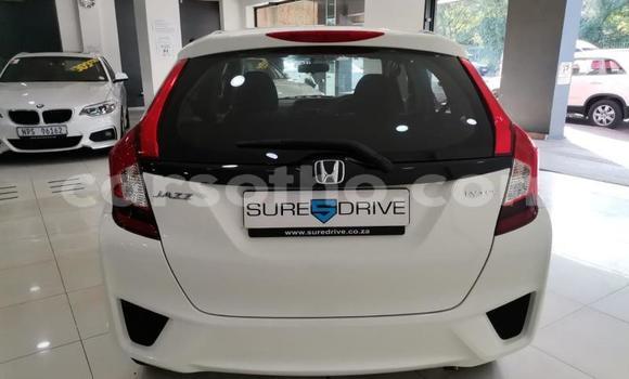 Acheter Occasion Voiture Honda Jazz Blanc à Maputsoa, Leribe Acheter Occasion Voiture Honda Jazz Blanc à Maputsoa, Leribe