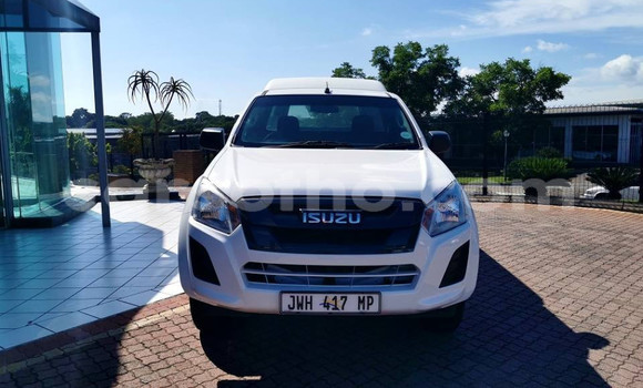Acheter Occasion Voiture Isuzu KB Blanc à Maputsoa, Leribe Acheter Occasion Voiture Isuzu KB Blanc à Maputsoa, Leribe