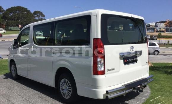 Acheter Occasion Voiture Toyota Hiace Blanc à Maputsoa, Leribe Acheter Occasion Voiture Toyota Hiace Blanc à Maputsoa, Leribe
