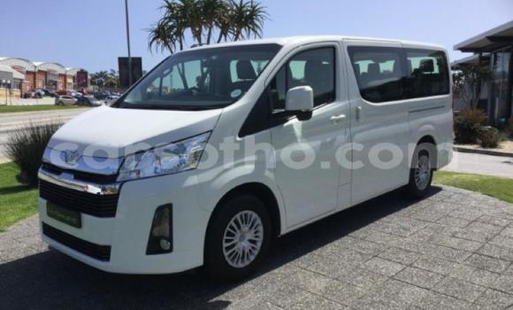 Acheter Occasion Voiture Toyota Hiace Blanc à Maputsoa, Leribe Acheter Occasion Voiture Toyota Hiace Blanc à Maputsoa, Leribe