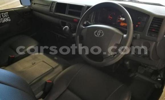 Acheter Occasion Voiture Toyota Hiace Blanc à Maputsoa, Leribe Acheter Occasion Voiture Toyota Hiace Blanc à Maputsoa, Leribe